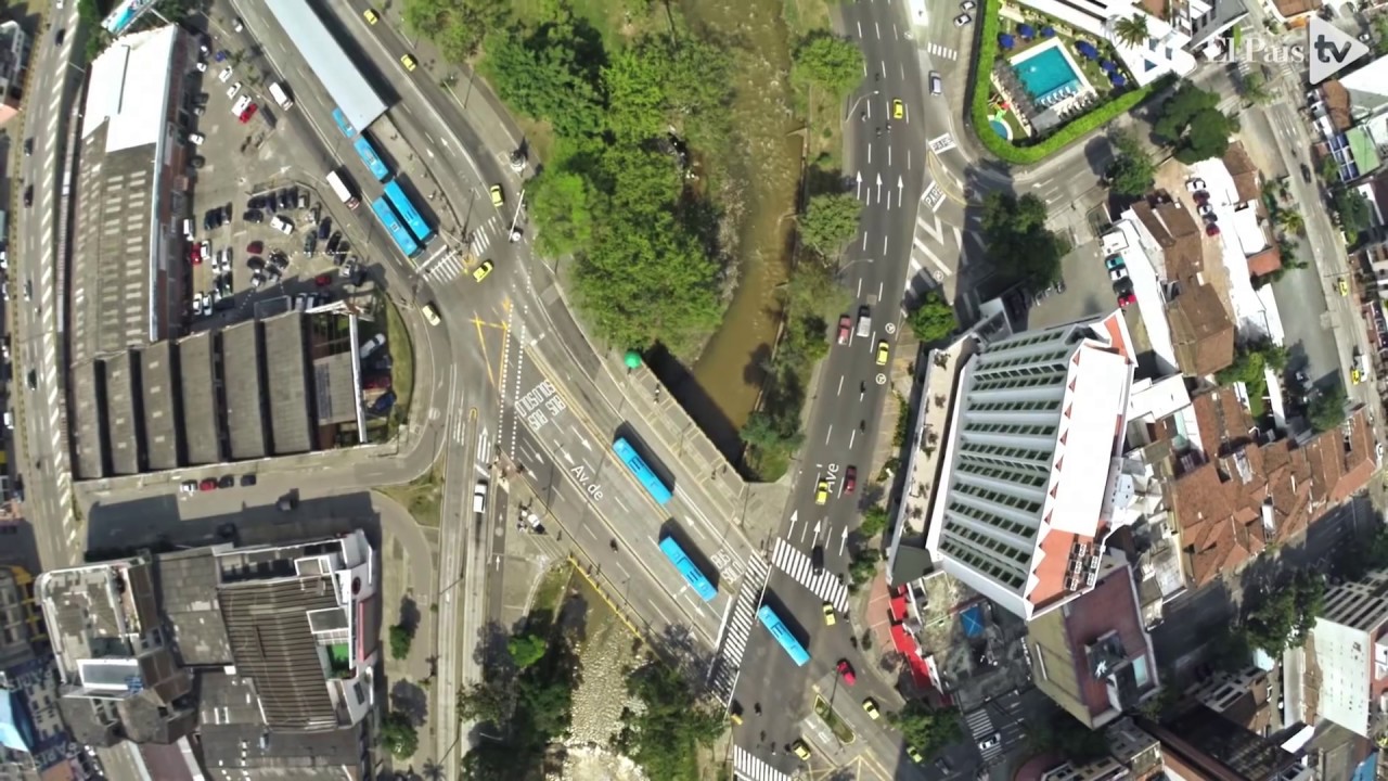 Cali desde el aire:  El triste final de un río