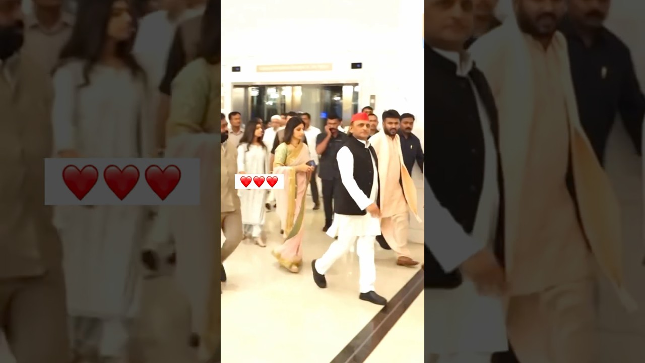 Akhilesh Yadav Ji arrived in Mumbai for the wedding 😮❤️🥰 #dimpleyadav #aditi #akhileshyadav #mumb...