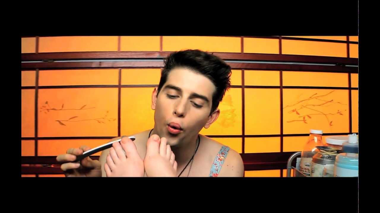 THE DOWNTOWN FICTION - Thanks For Nothing [OFFICIAL MUSIC VIDEO]