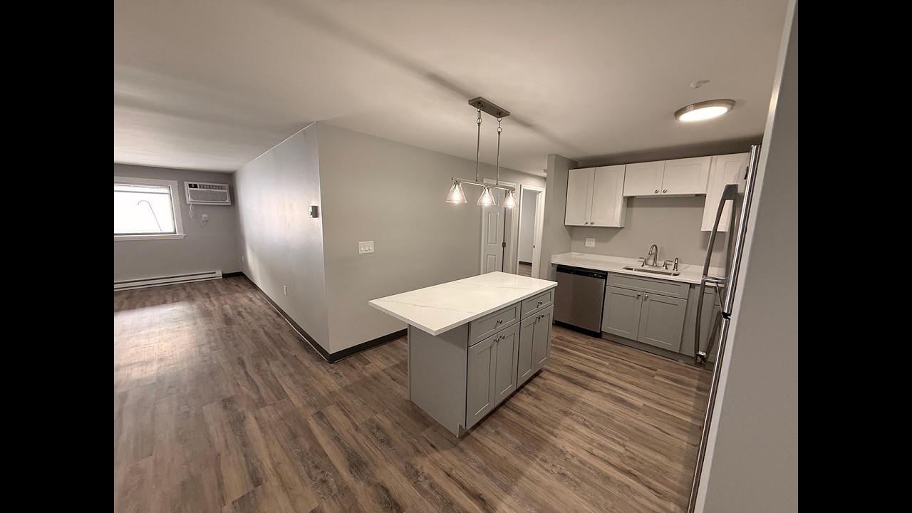 Milford Trails 94: Completely remodeled 2-BR, 1st flr apt at Milford Trails. Cats & lg dogs welcome.