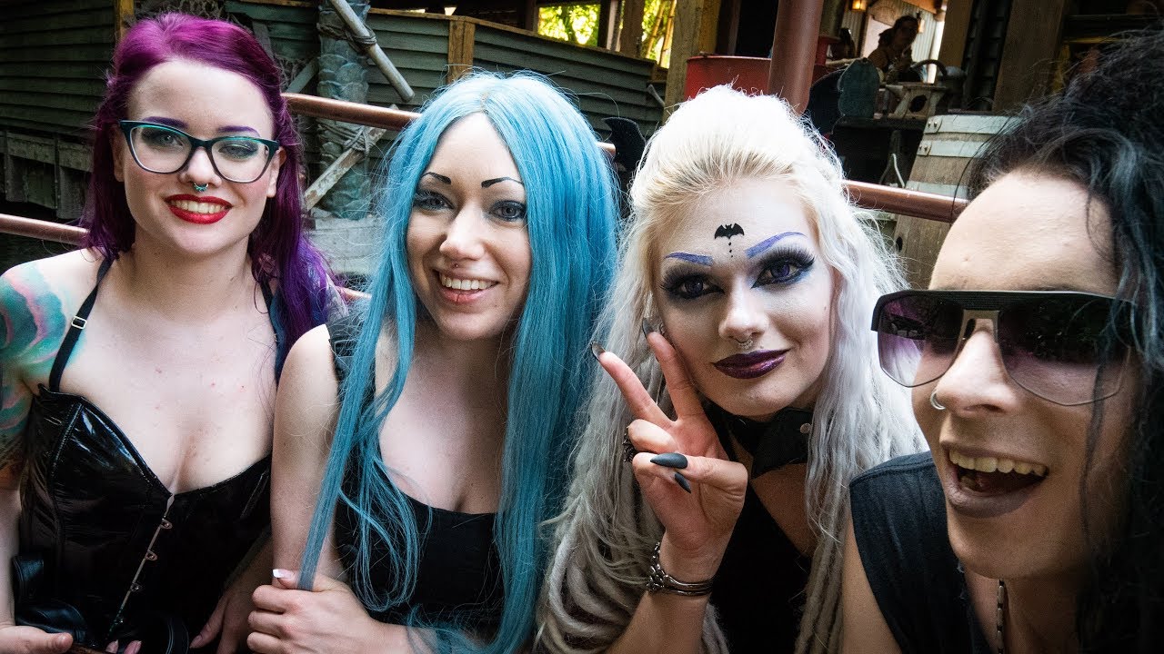 10 000 GOTHS AT DISNEYLAND | Los Angeles Bat's Day wknd | Coalcandy #56