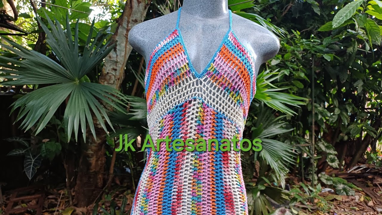 Vestido de crochê em linha de algodão colorido