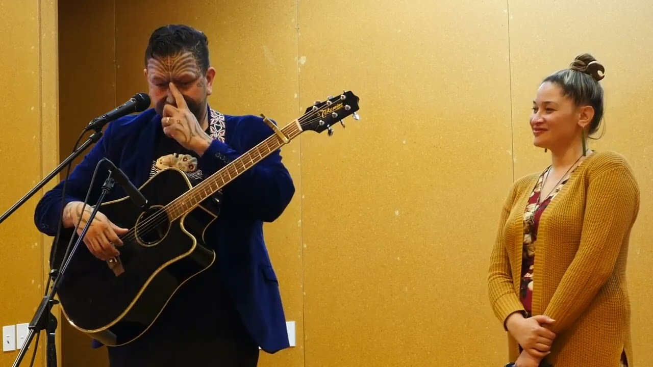 Ta Koha Mai Concert   Duets   Maisey Rika & Rob Ruha