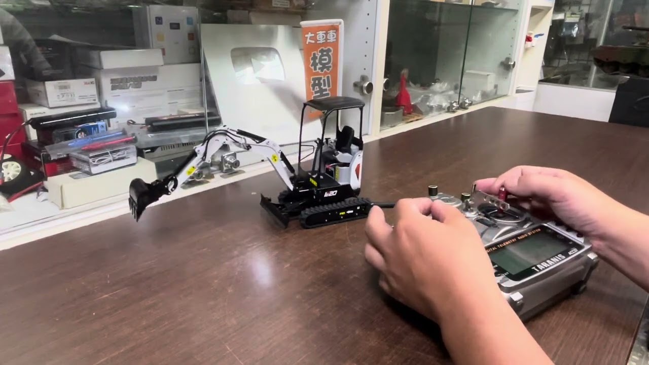 JX-E20 1/14 油壓微型挖機測試