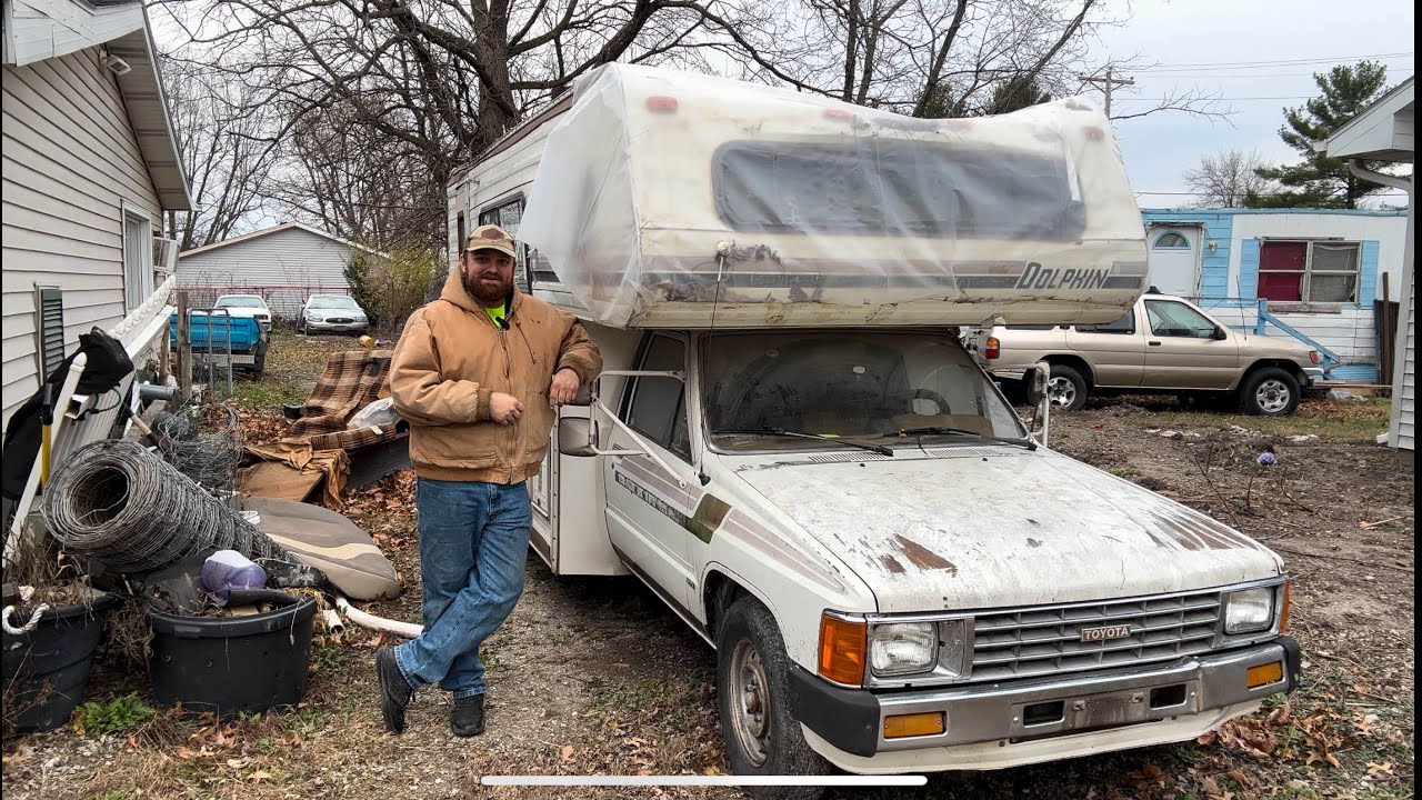I bought the Cheapest Toyota Dolphin Rv I could find