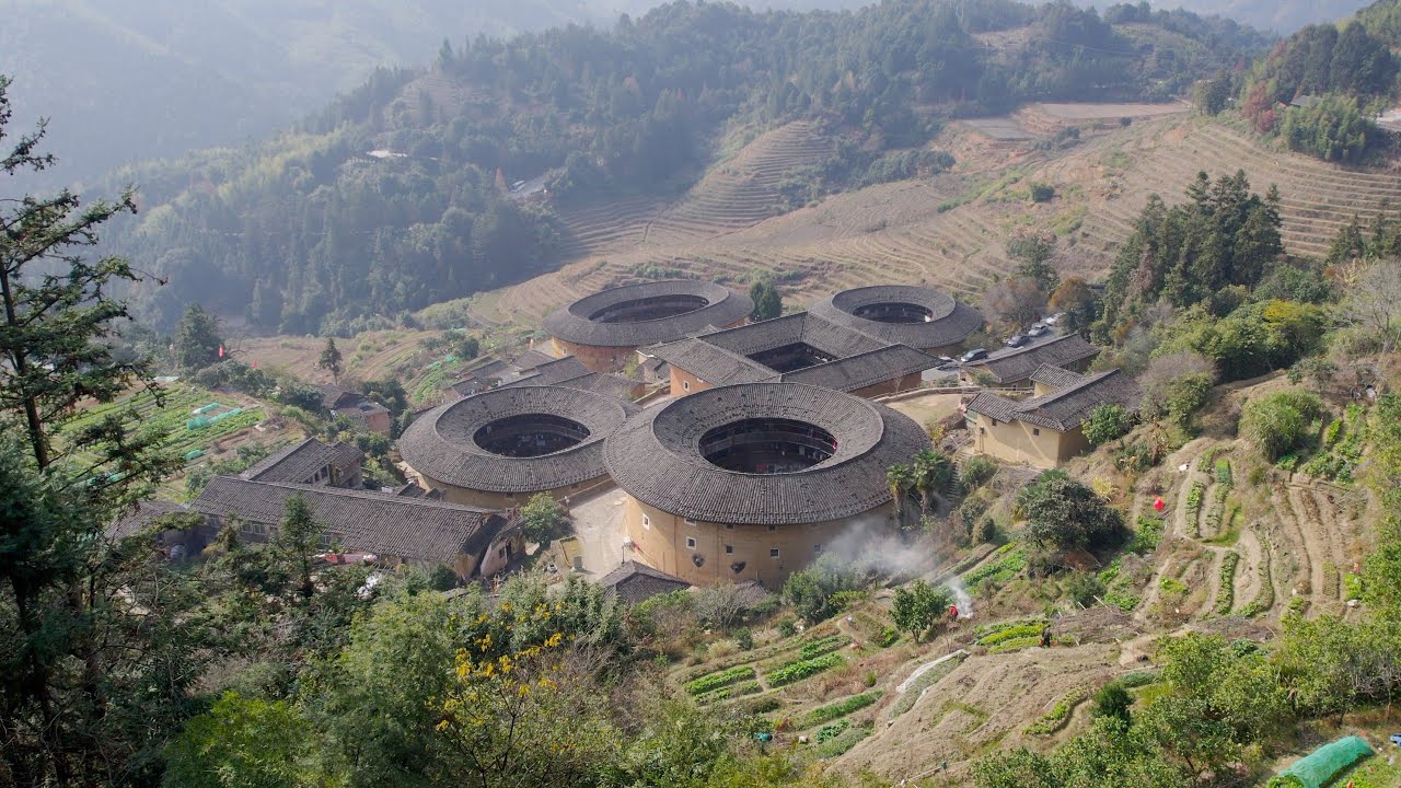 福建田螺坑土楼群，神话般的存在，被誉为世界建筑的一朵奇葩