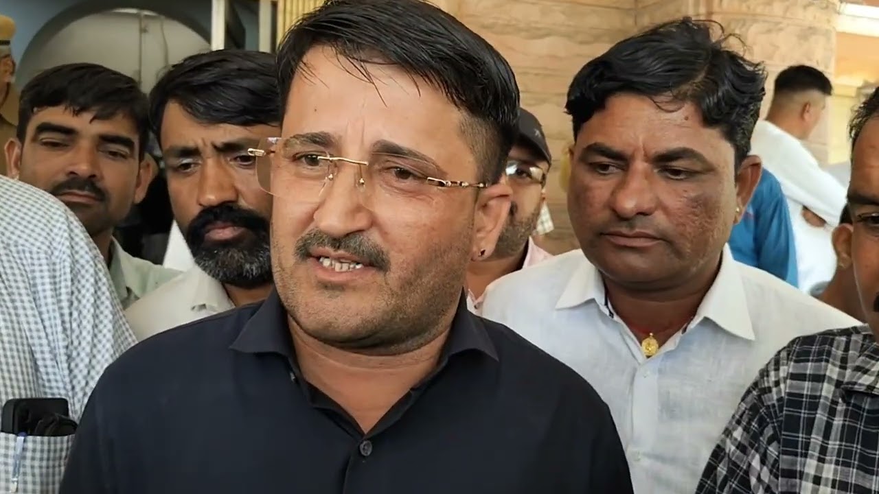 कंपनी के अधिकारी बोले मलेशिया में भूकंप आया इसलिए मकान में आई दरारें,लोग सड़कों पर