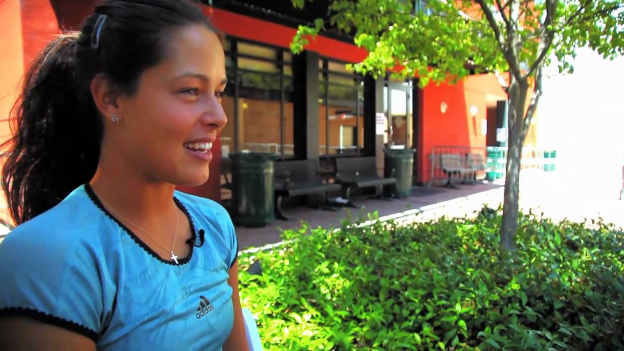 Ana Ivanovic meets Veronica Belmont