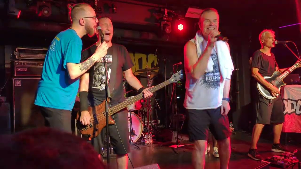 Dog Eat Dog - No Fronts - live Hamburg Kaiserkeller 01.10.2024