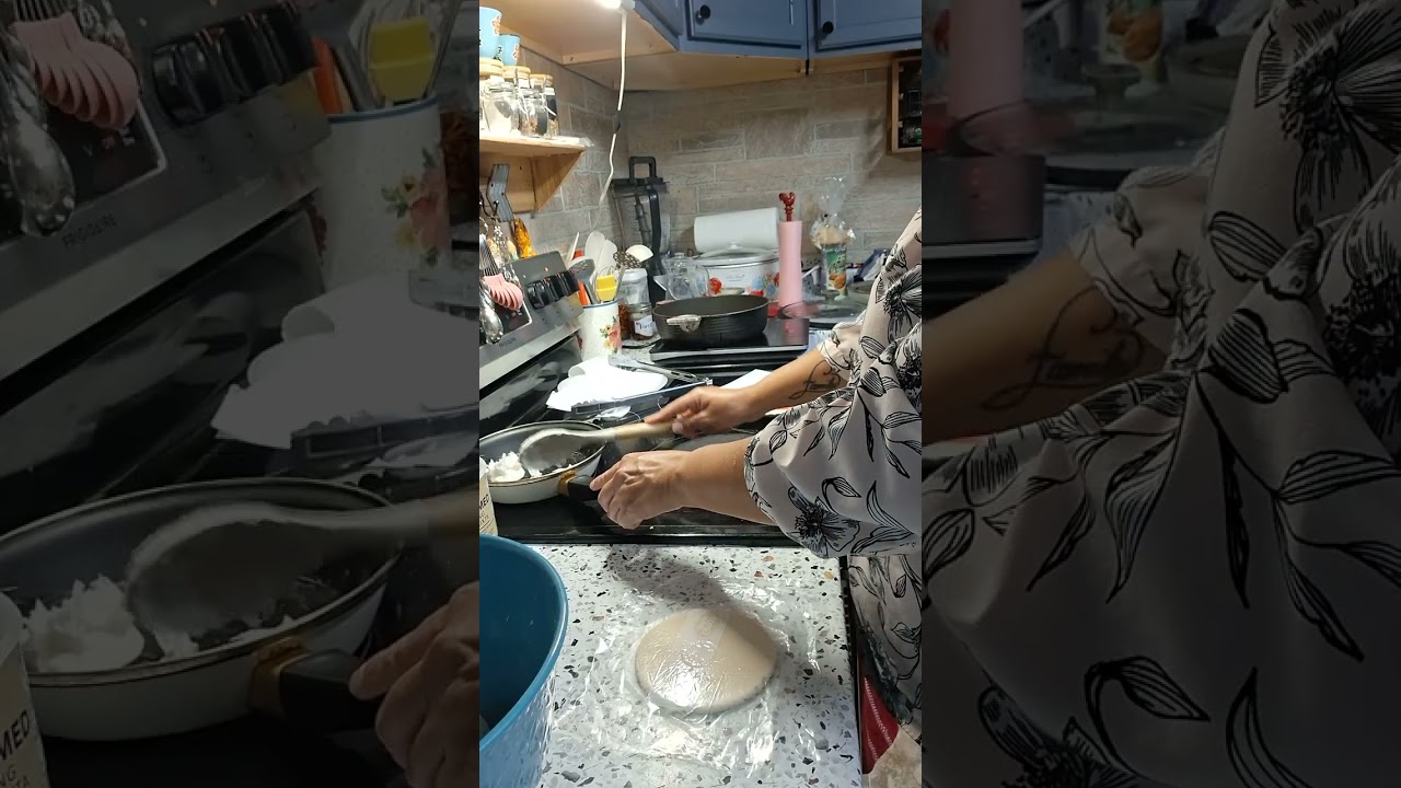 Gorditas de mole