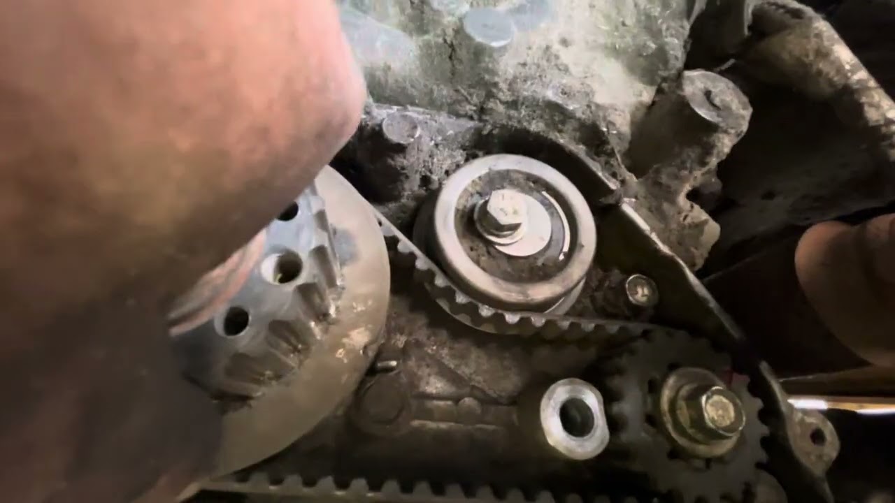 Troca de correia dentada Motor PSI 2.4 Empilhadeira Yale, Hyster 70