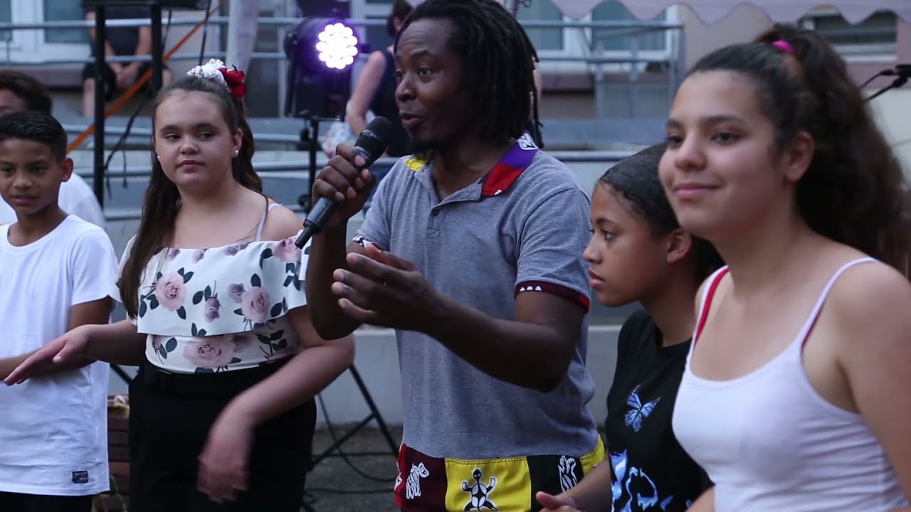 ATELIERS CHANTS ET LAMELLOPHONES AU COLLÈGE MOLIÈRE - avec Zo'Okomo
