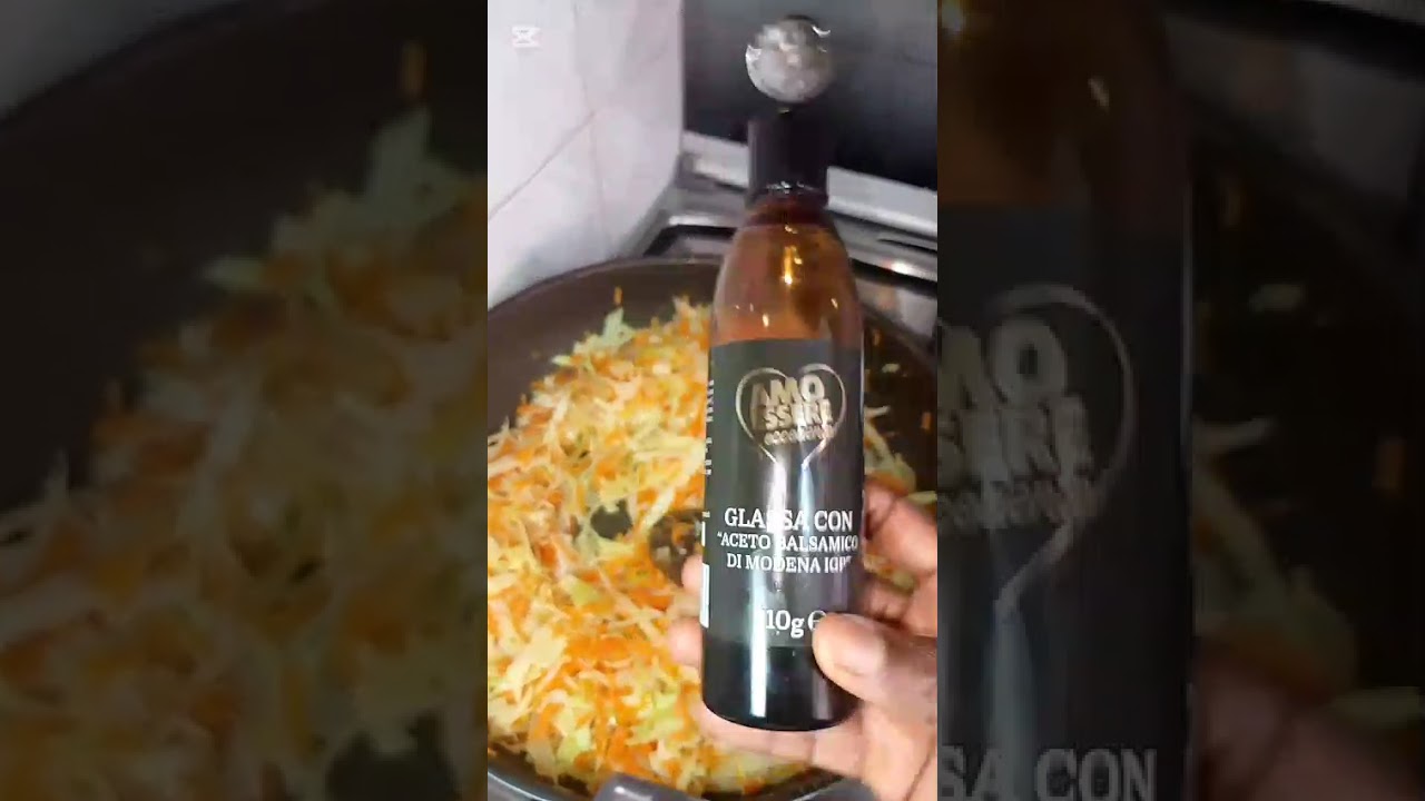 HOW TO MAKE SALAD WITH EGGS AND CABBAGE 