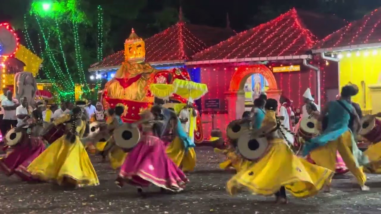 Nawagamuwa paththini dewala perahera