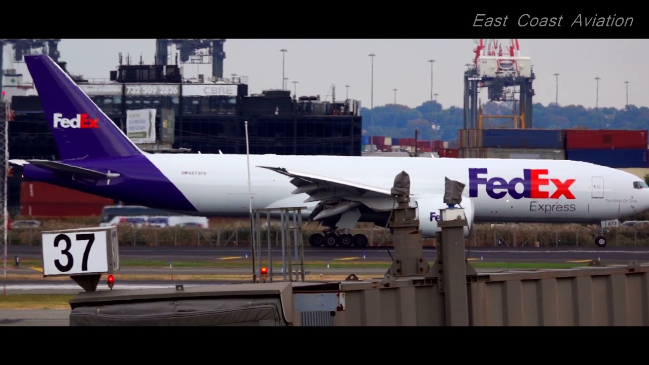 30 Minutes of Evening Newark Plane Spotting | 10/24/2021