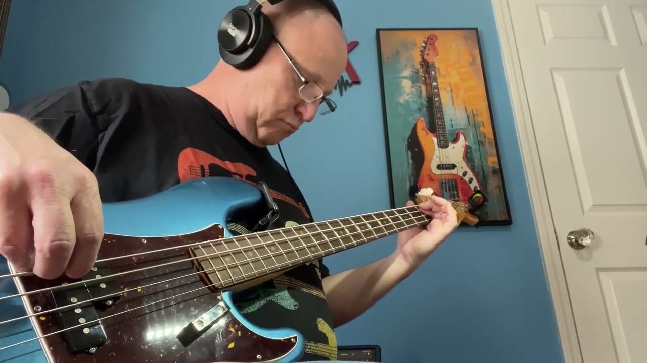 Aldo Nova Victim of a Broken Heart Bass Cover