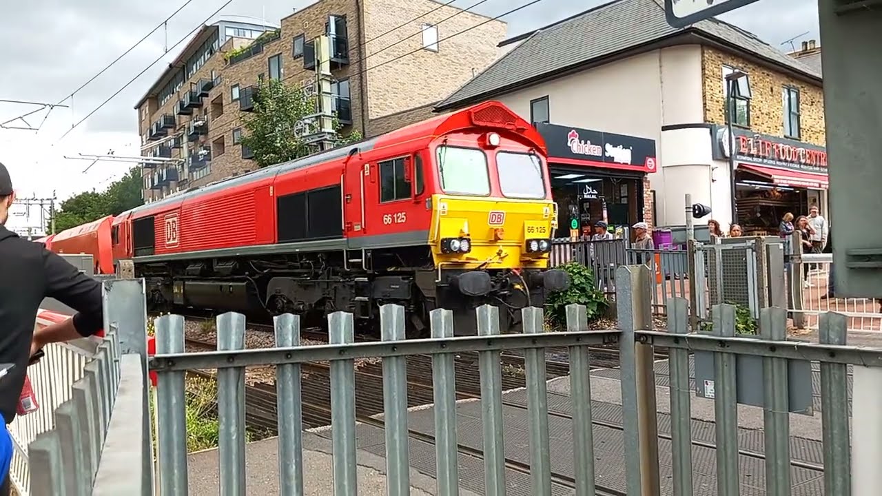 A shiny DB 66125 working 6M63 at Grays bound for Ince & Elton Encirc Works (04/06/25)