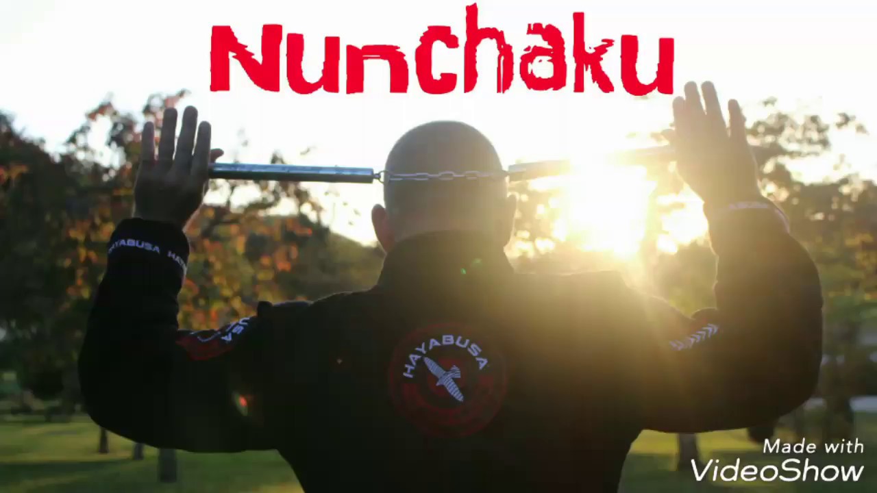 D&eacute;monstration de nunchaku artistique (entra&icirc;nement)