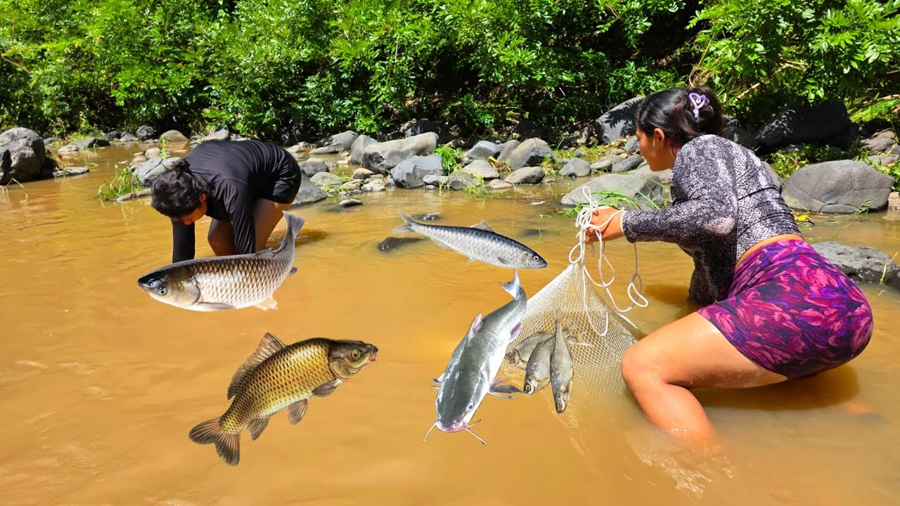 🔴🐟Sacando chimbolos debajo de las piedras con atarraya/CHICAS SALVADOREÑAS 🇸🇻