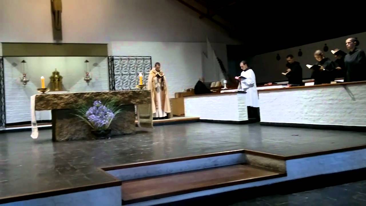 Cantos en la Abadía de San Benito