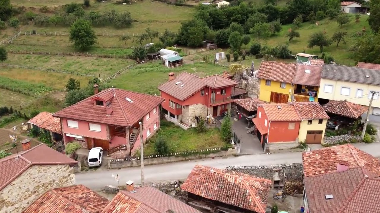 Vuelo con Dron en Pelúgano (Aller) Asturias