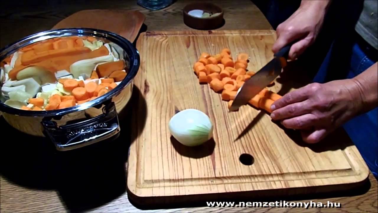 Vadas zsemlegombóccal