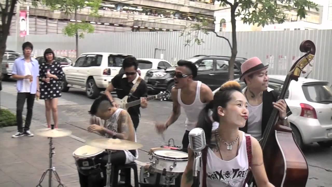 Thairockabilly psychobilly Trix 'O' Treat vs Okui the barber cover Johnny B Goode