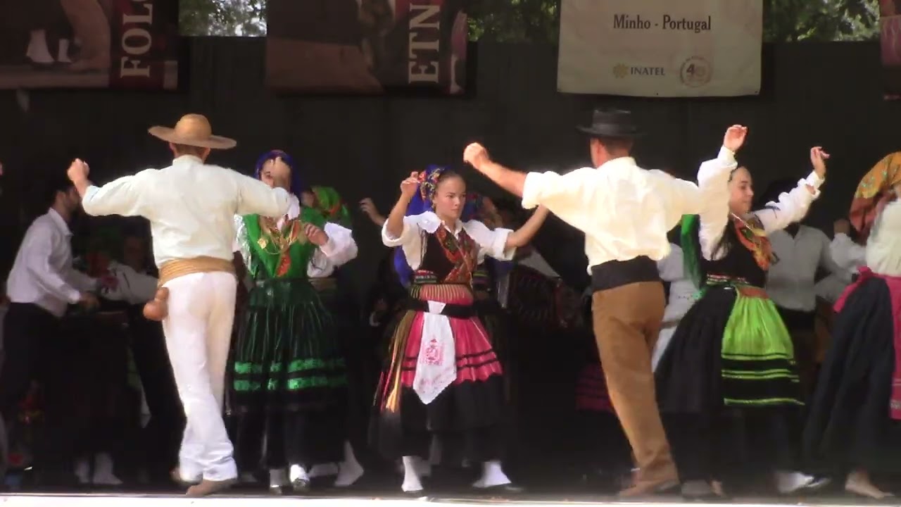GRUPO DE DANÇAS E CANTARES DE BARCELOS