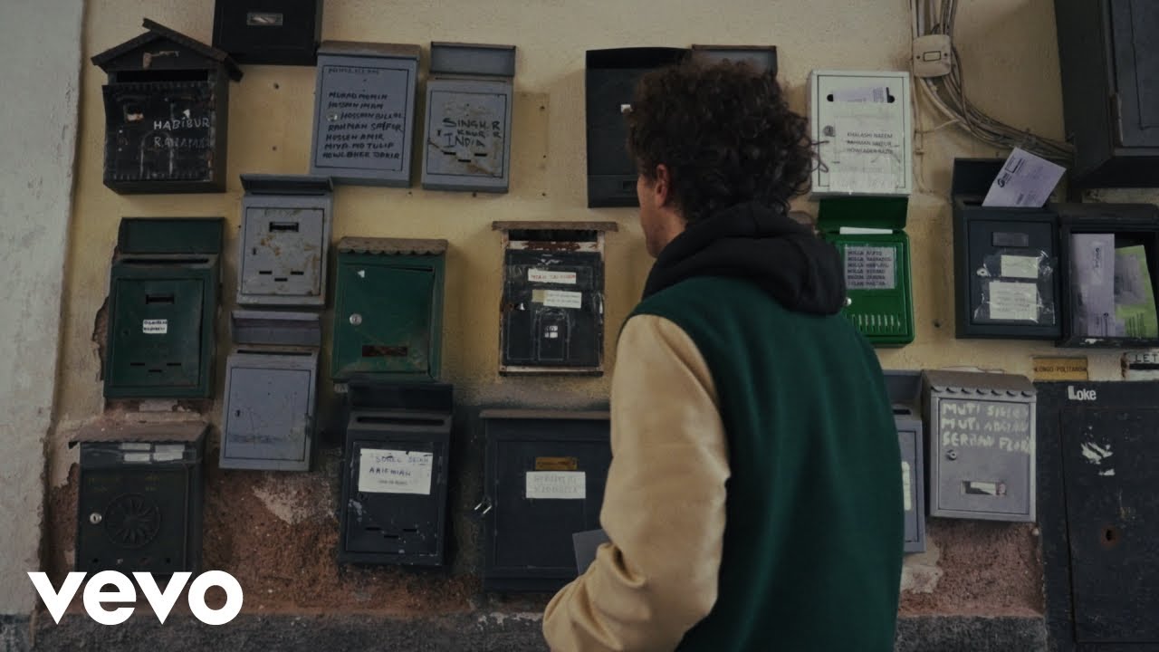Rocco Hunt - CCHIÙ BENE 'E ME (Visual Video) ft. Irama