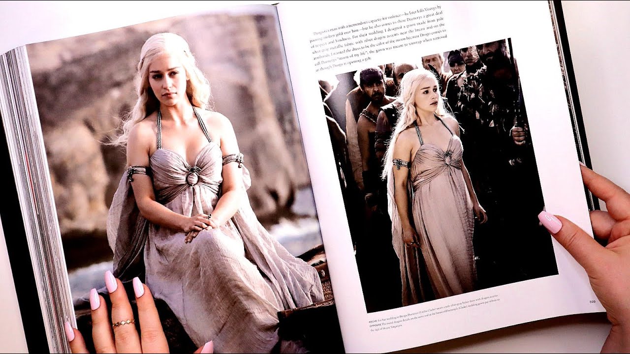 ASMR Book 📕 Game of Thrones The Costumes Art Book 💋 Page Turning & Squeezing & Tracing ✨ Soft Spoken