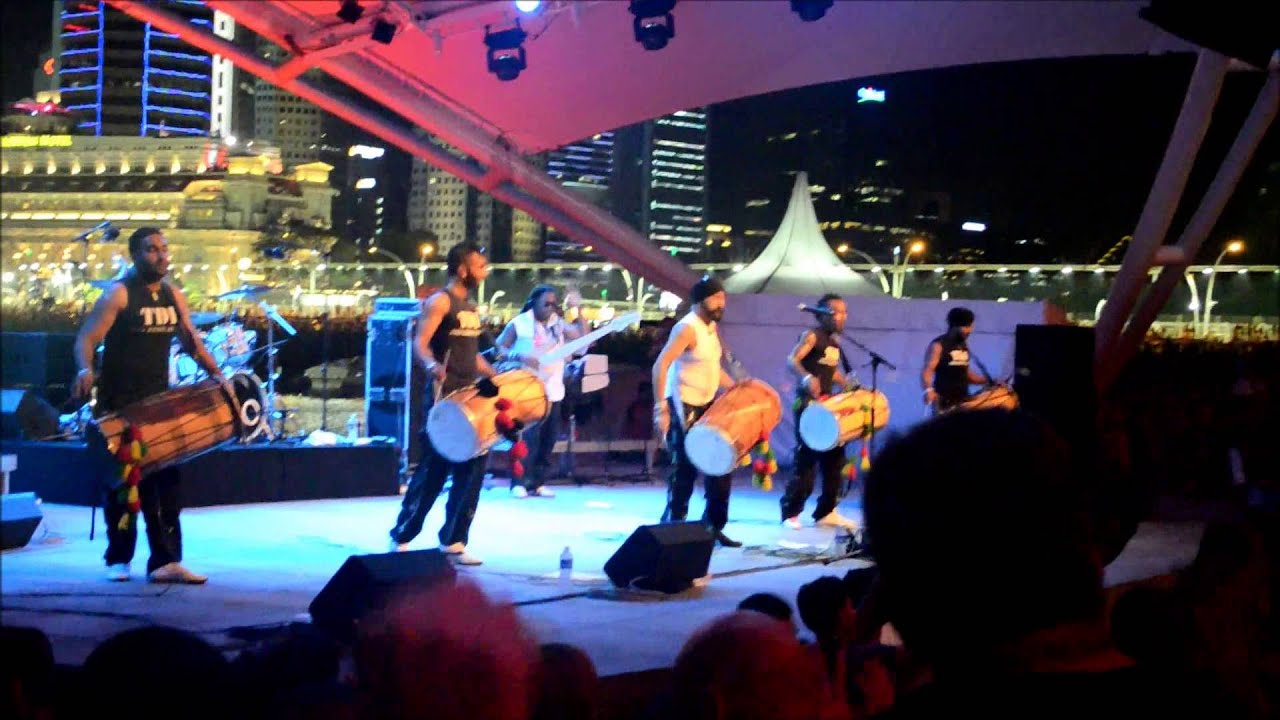 F1 2013 Singapore Grand Prix - The Dhol Foundation - Acoustic