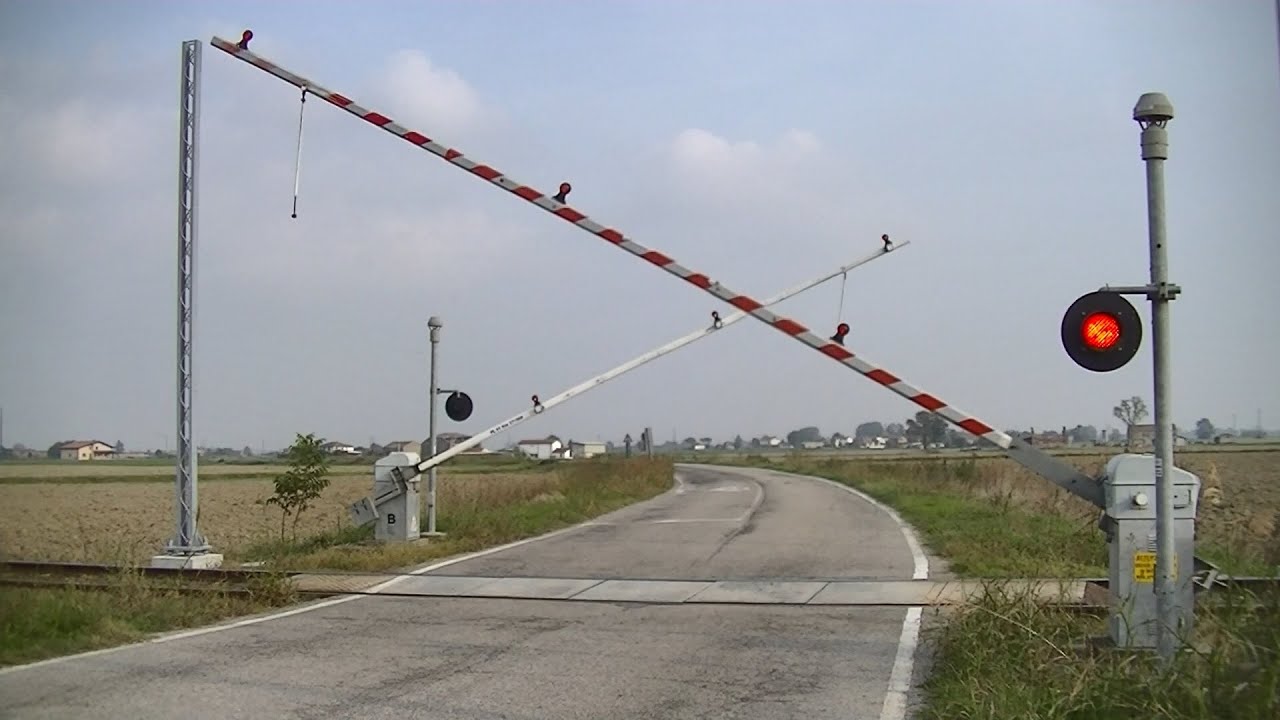 Spoorwegovergang Fiscaglia (I) // Railroad crossing // Passaggio a livello