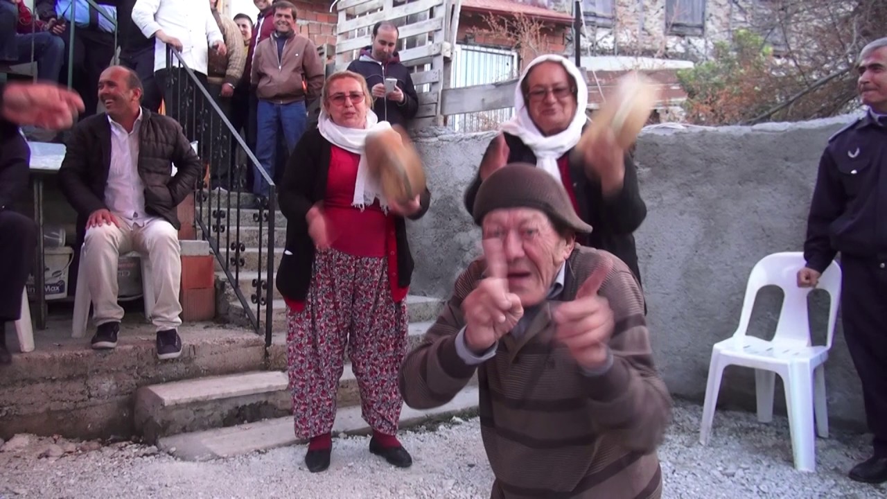 Delbekçiler Çaldı, Demir Amca Oynadı İzleyenler Kahkaha Tufanı Yaşadı