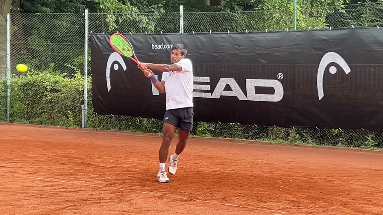 Sumit Nagal backhand drill | Professional tennis player close up | Practice on clay