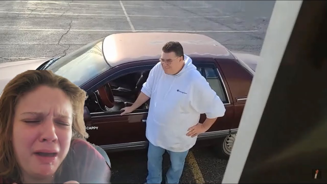 Edward Kim pulls up on the Chicken Andy RV / Chicken shows him on Camera for a 100$ Donation