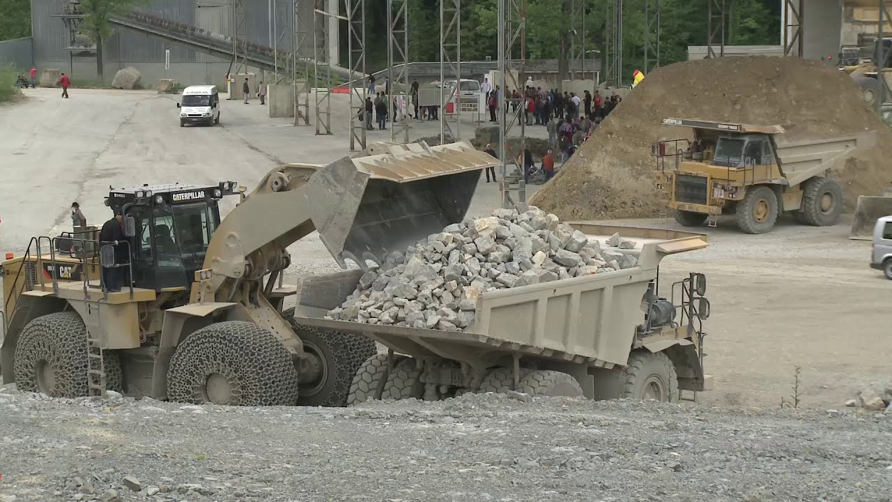 Rundfahrt im Steinbruch der Jura-Cement-Fabriken AG Wildegg