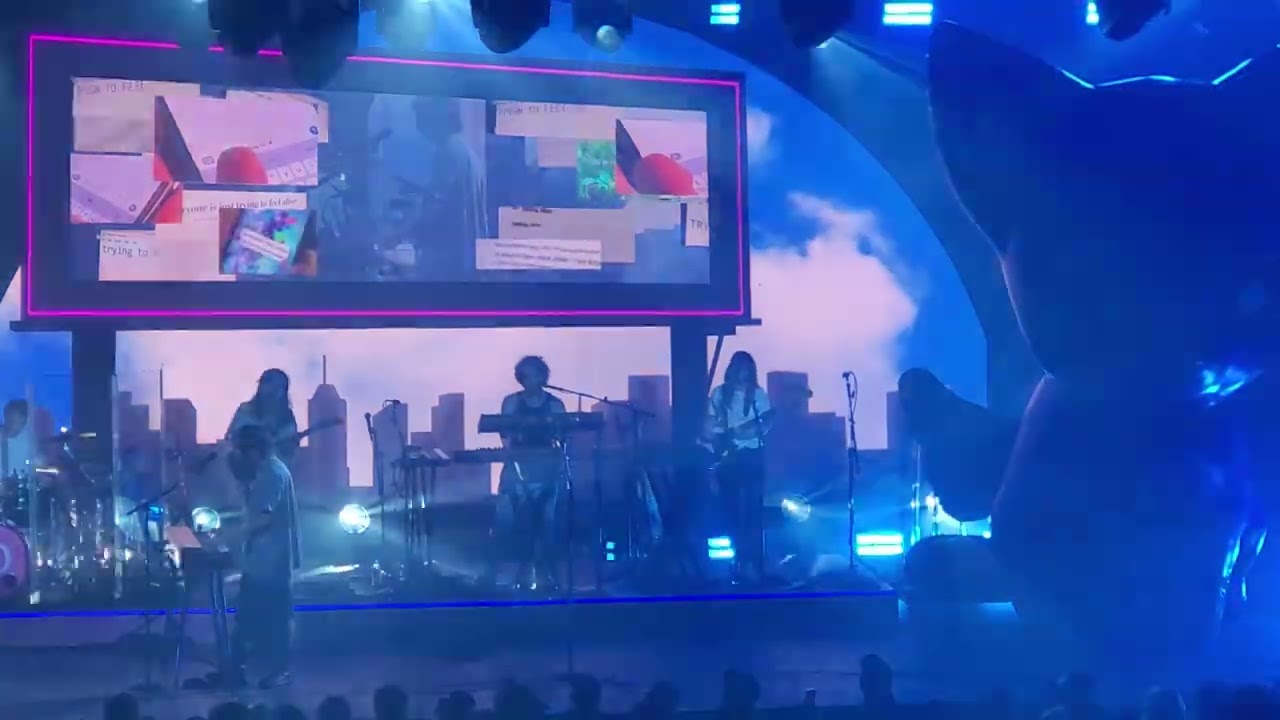 Trying to Feel Alive x Look At The Sky - Porter Robinson Smile! :D World Tour Toronto