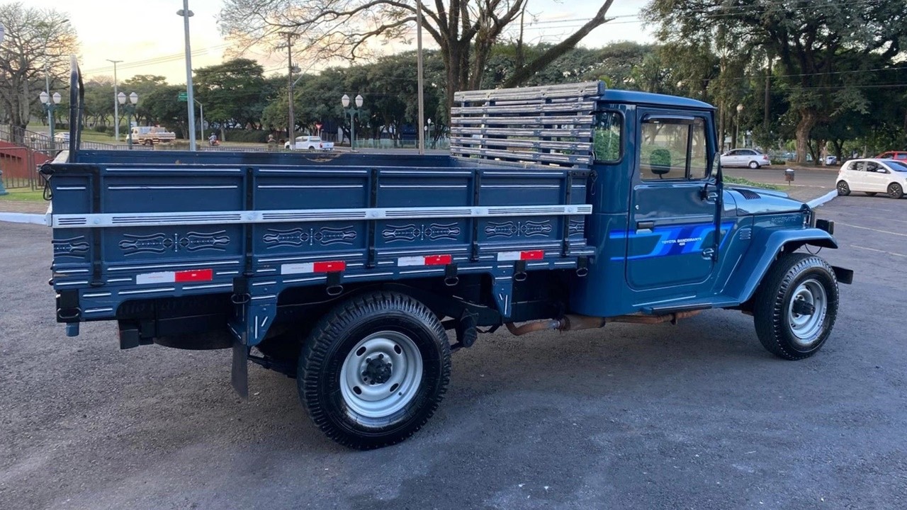 TOYOTA BANDEIRANTE À VENDA A PARTIR DE 30 MIL