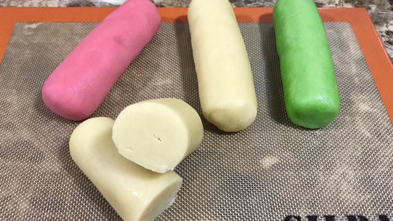Recette de la  pâte d'amande maison sans oeufs pour fourrer et décorer vos gâteaux