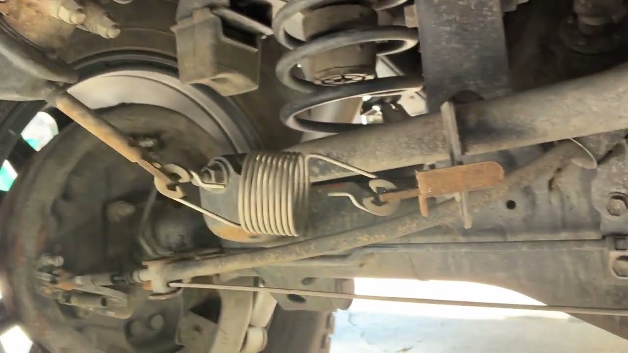 3rd gen Toyota 4Runner... about to drain the differential oil. Tour of underside of the 4Runner