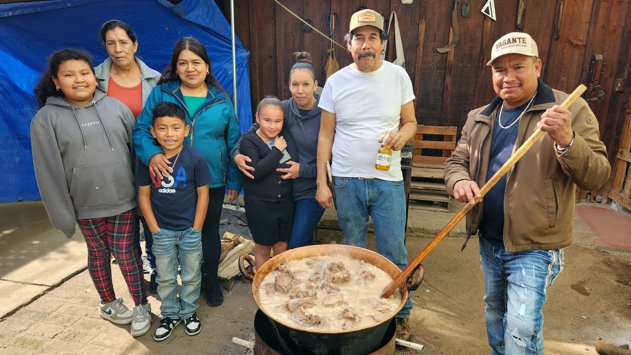Como hacer Carnitas De Puerco Con pata Cuero y buche receta Especial