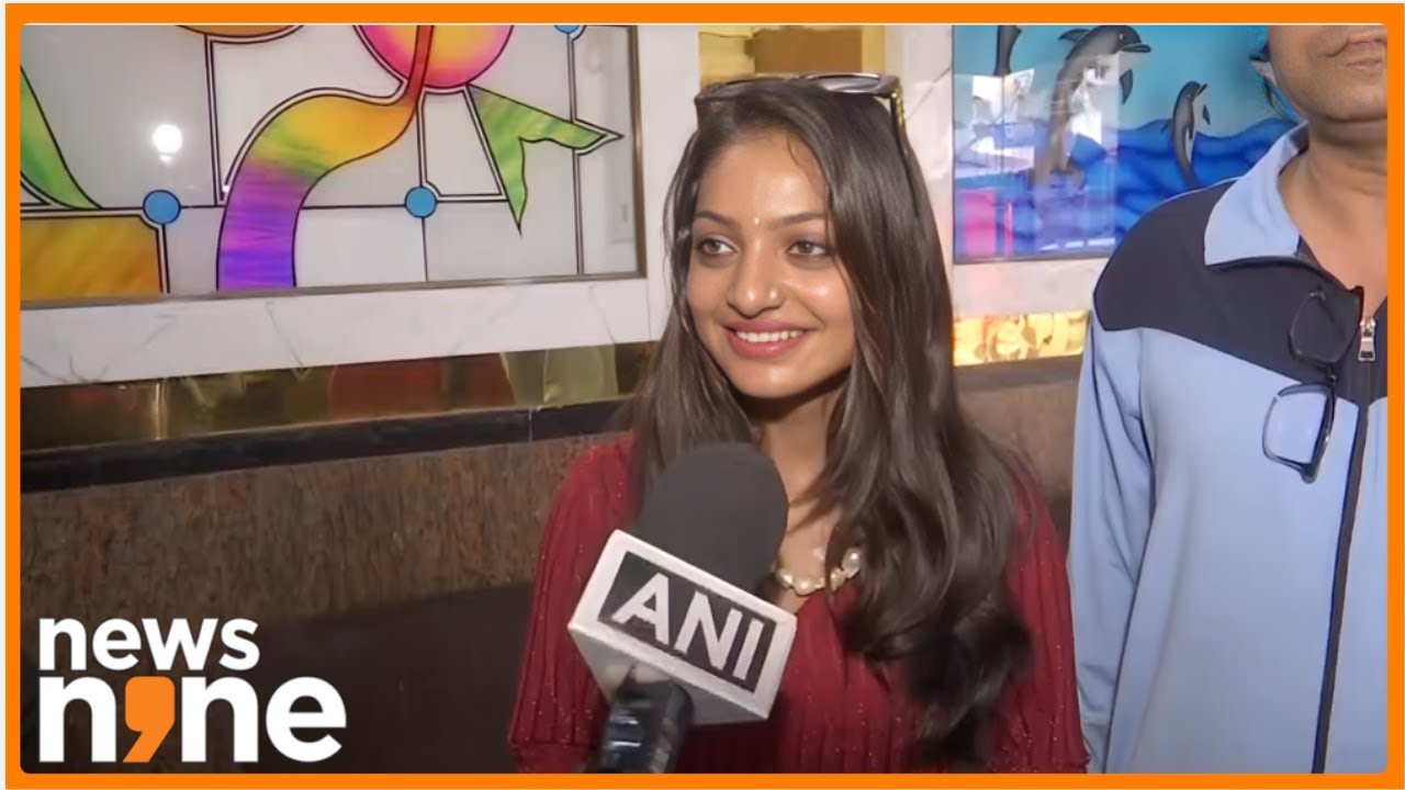 MahaKumbh 'Viral' Girl Monalisa Starts Learning Hindi For Her Debut Project | News9