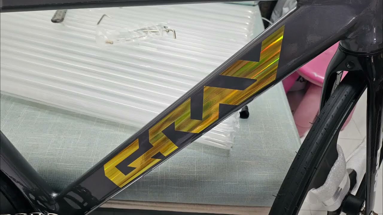 it finally arrived! Unboxing my NEW GRAY FIXIE single speed fixed gear bike 