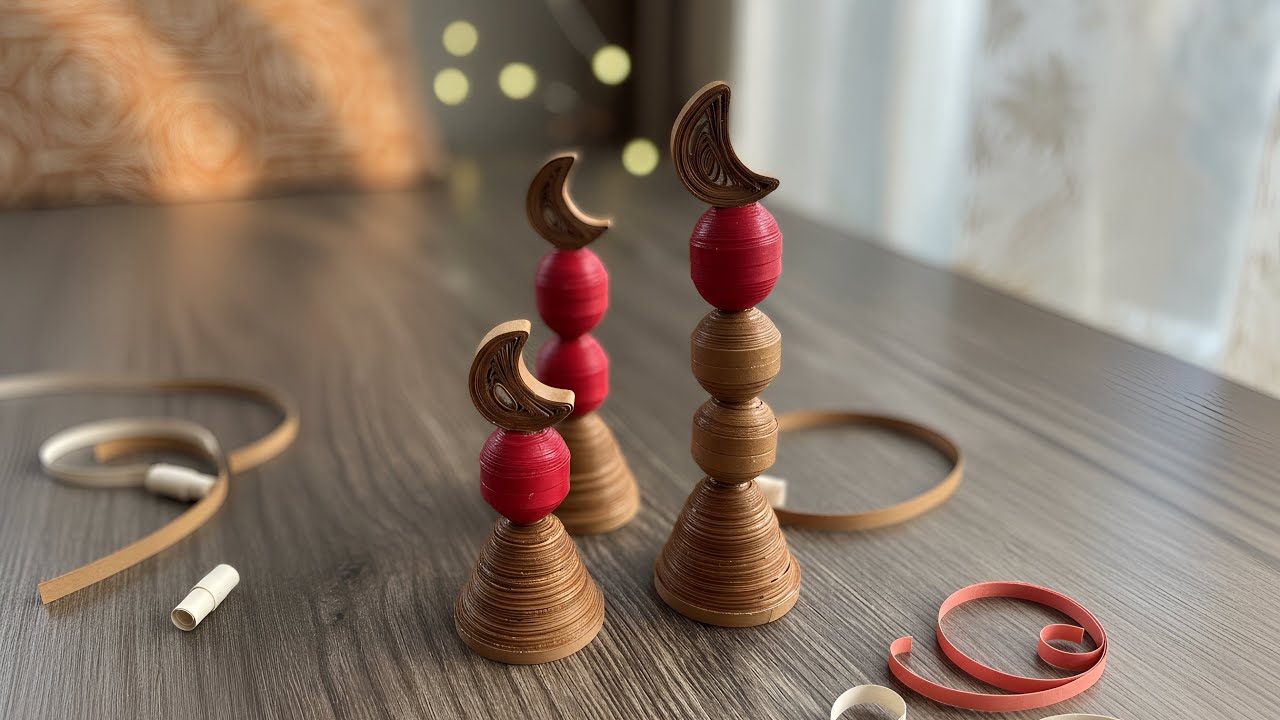 How to Create Crescent Decorations Using Paper Quilling