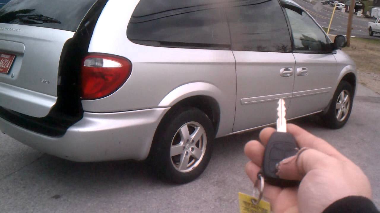 2005 Dodge Grand Caravan SXT - Pwr Doors & Liftgate Demo