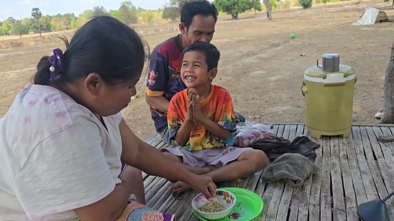 เลาะส่งมันให้ผู้โชคดีวันนี้ไปหลายครอบครัว