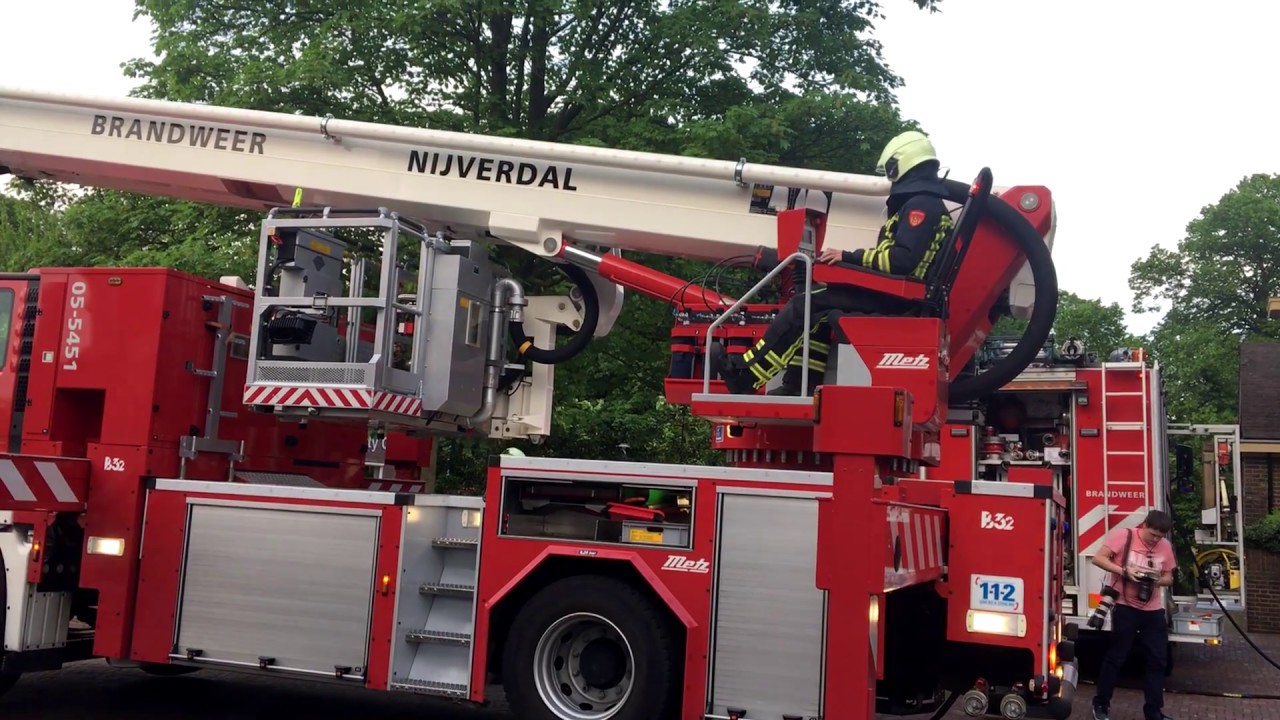 Grote brandweer oefening dorpskerk Wierden