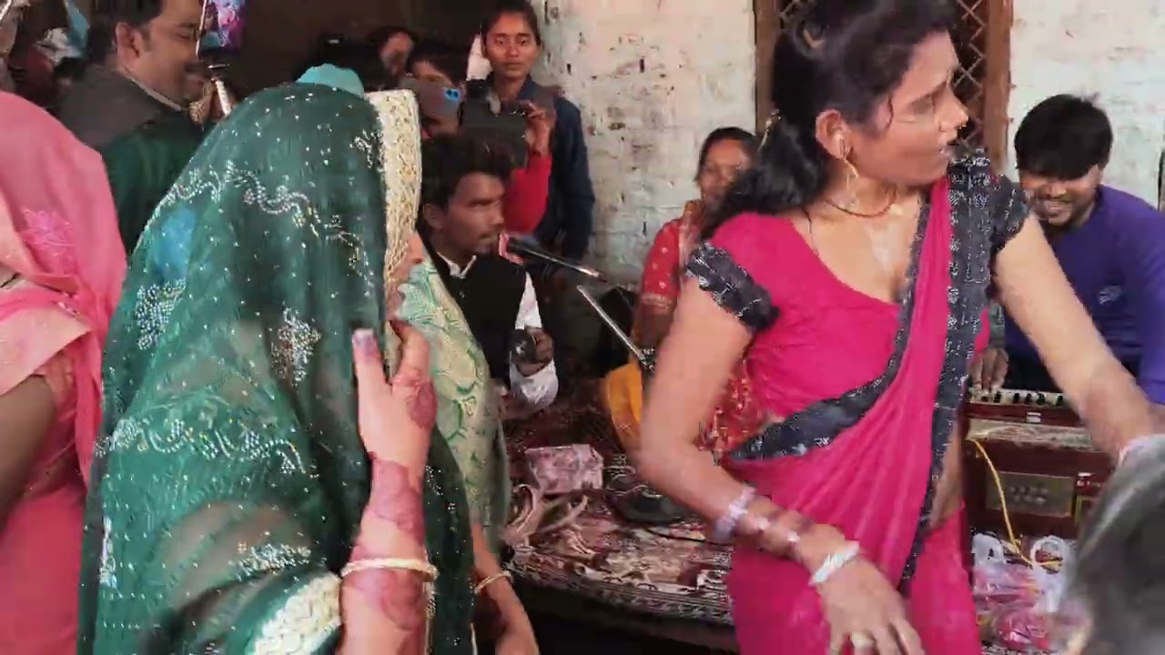 नाचे सातोबहिनिया अ♥️♥️♥️♥️
