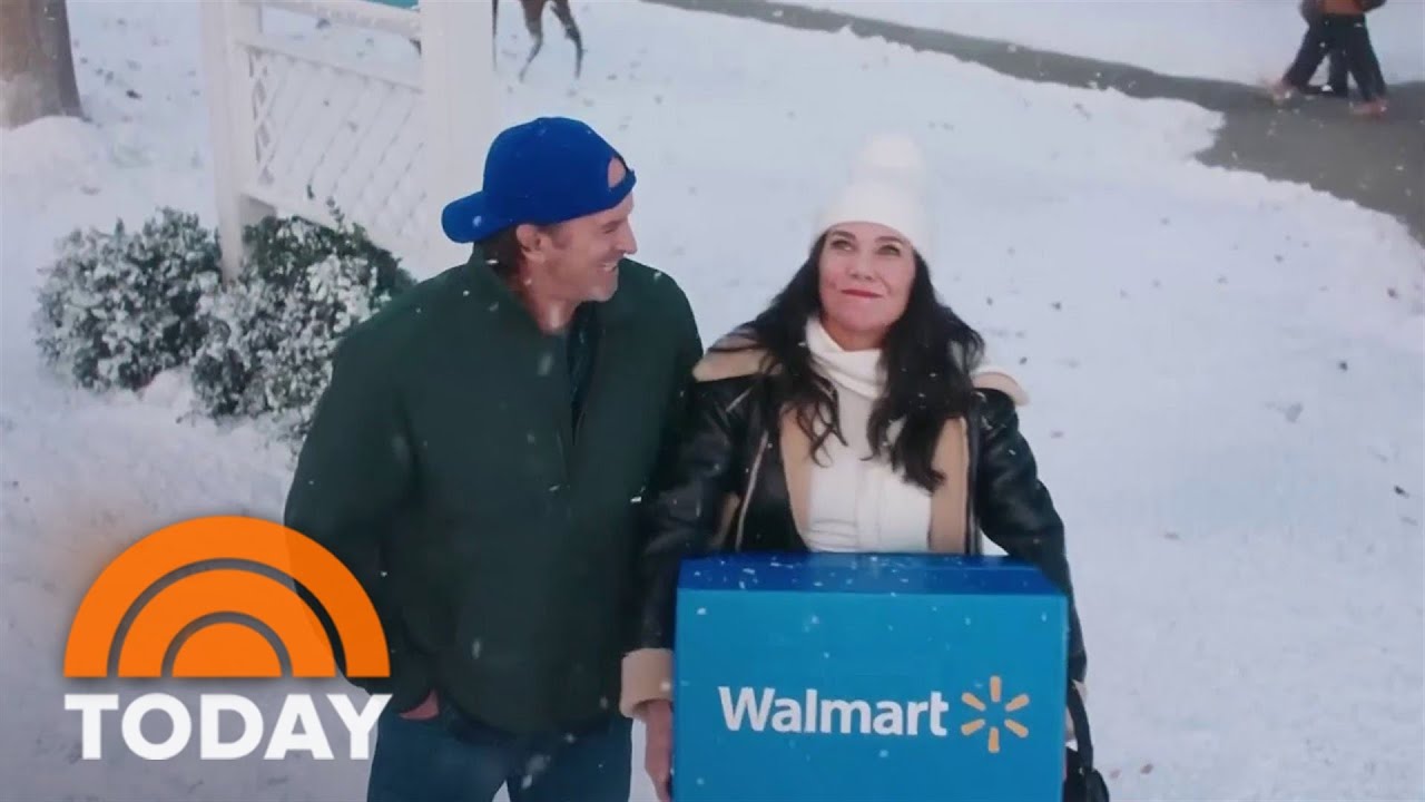 'Gilmore Girls&rsquo; stars Luke and Lorelai reunite for Walmart holiday ad