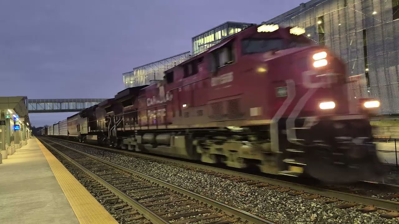 Morning CP Trains at Cooksville - CP 230 & 135 - December 20, 2025